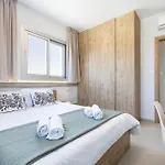 Attika Apartment *